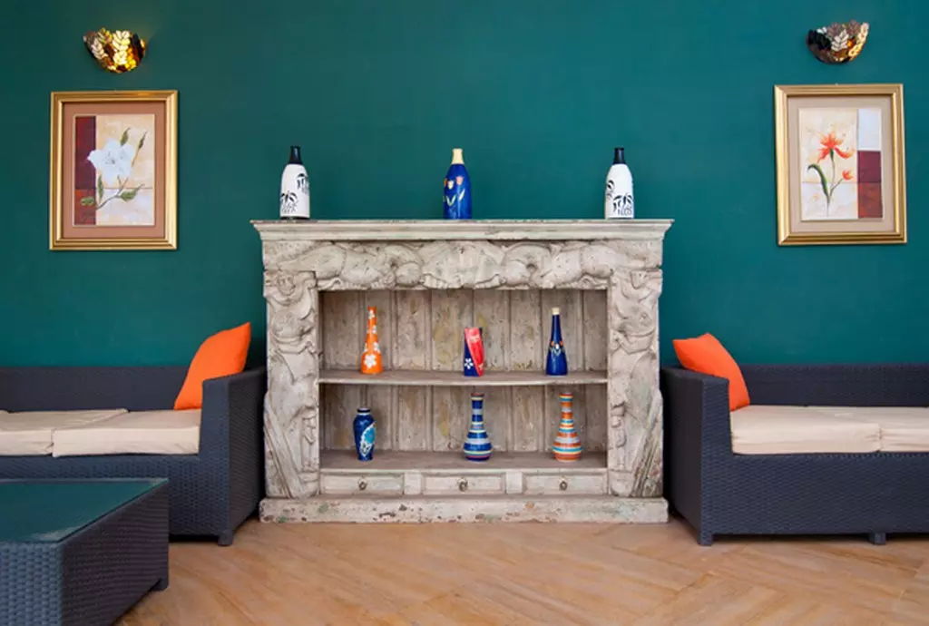 La Gulls Court_shabavizparvaz_05.jpg